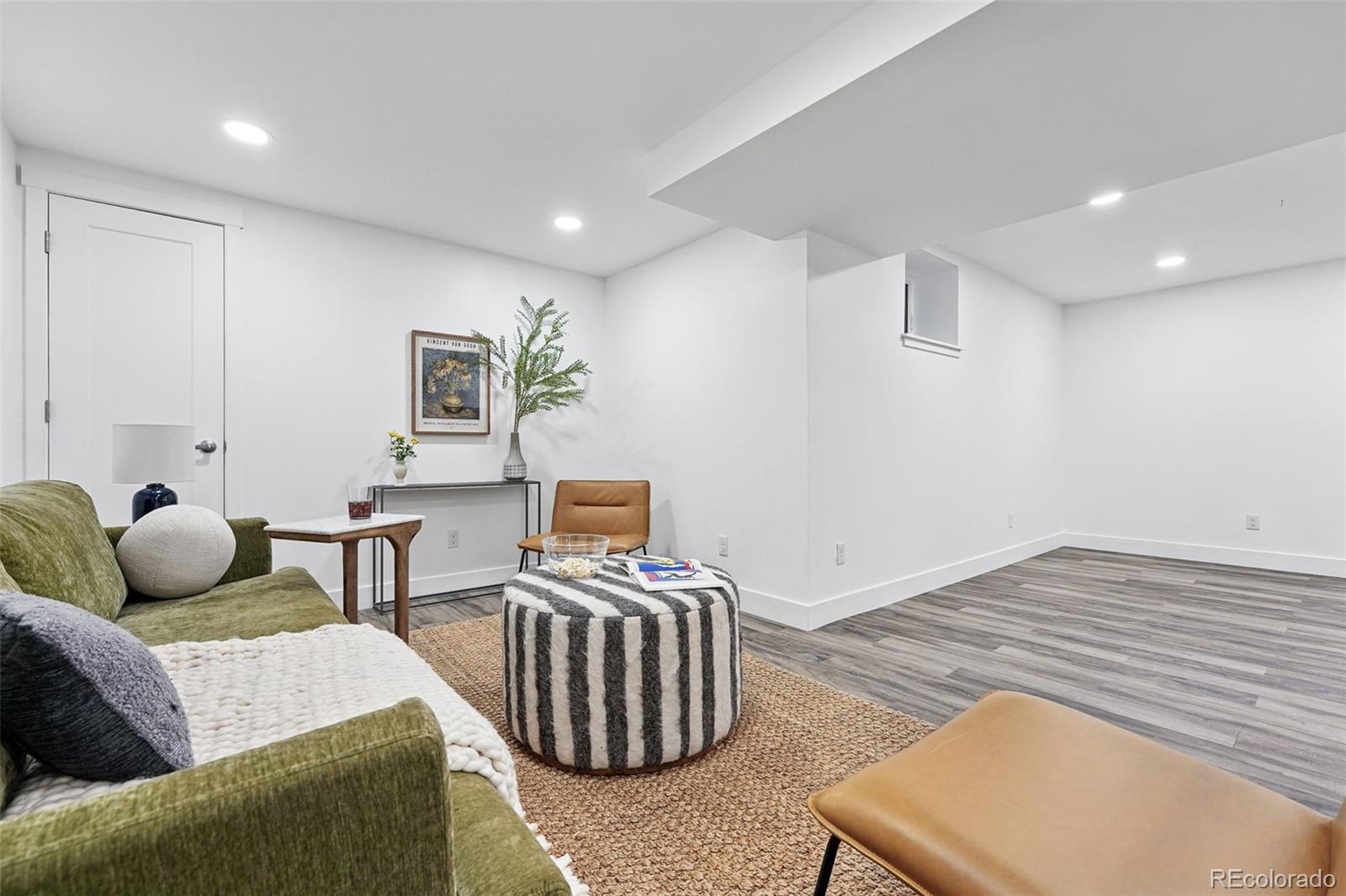 MLS Image #33 for 11 s albion street,denver, Colorado