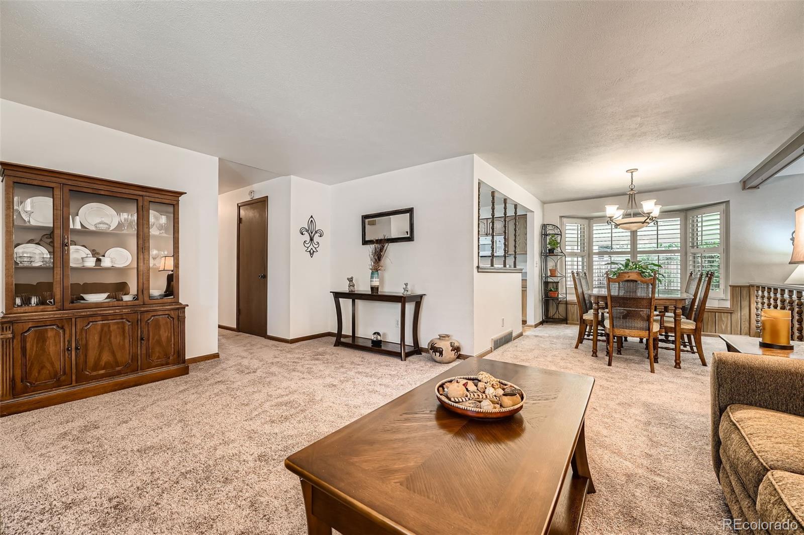 MLS Image #6 for 678 s oswego court,aurora, Colorado