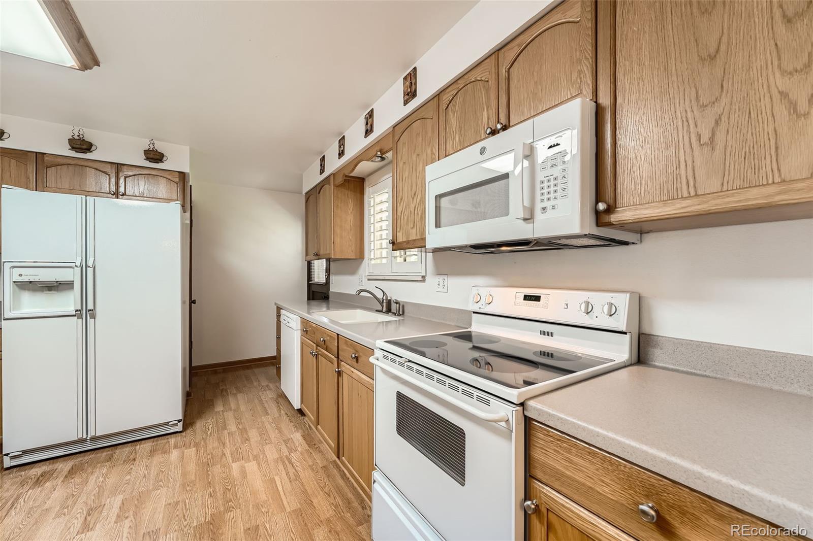 MLS Image #9 for 678 s oswego court,aurora, Colorado