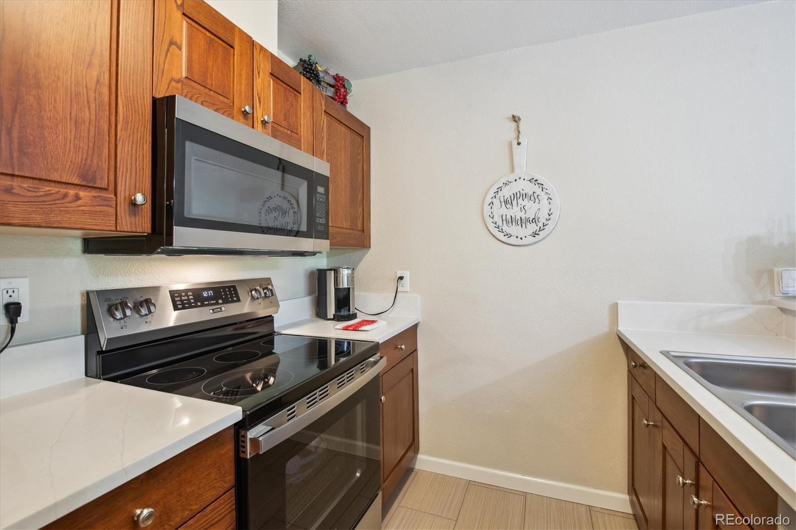 MLS Image #10 for 2880 s locust street,denver, Colorado