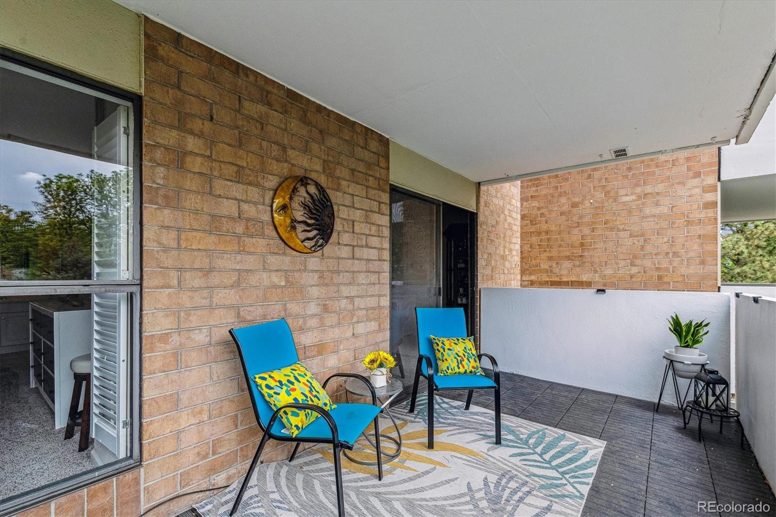 MLS Image #18 for 2880 s locust street,denver, Colorado