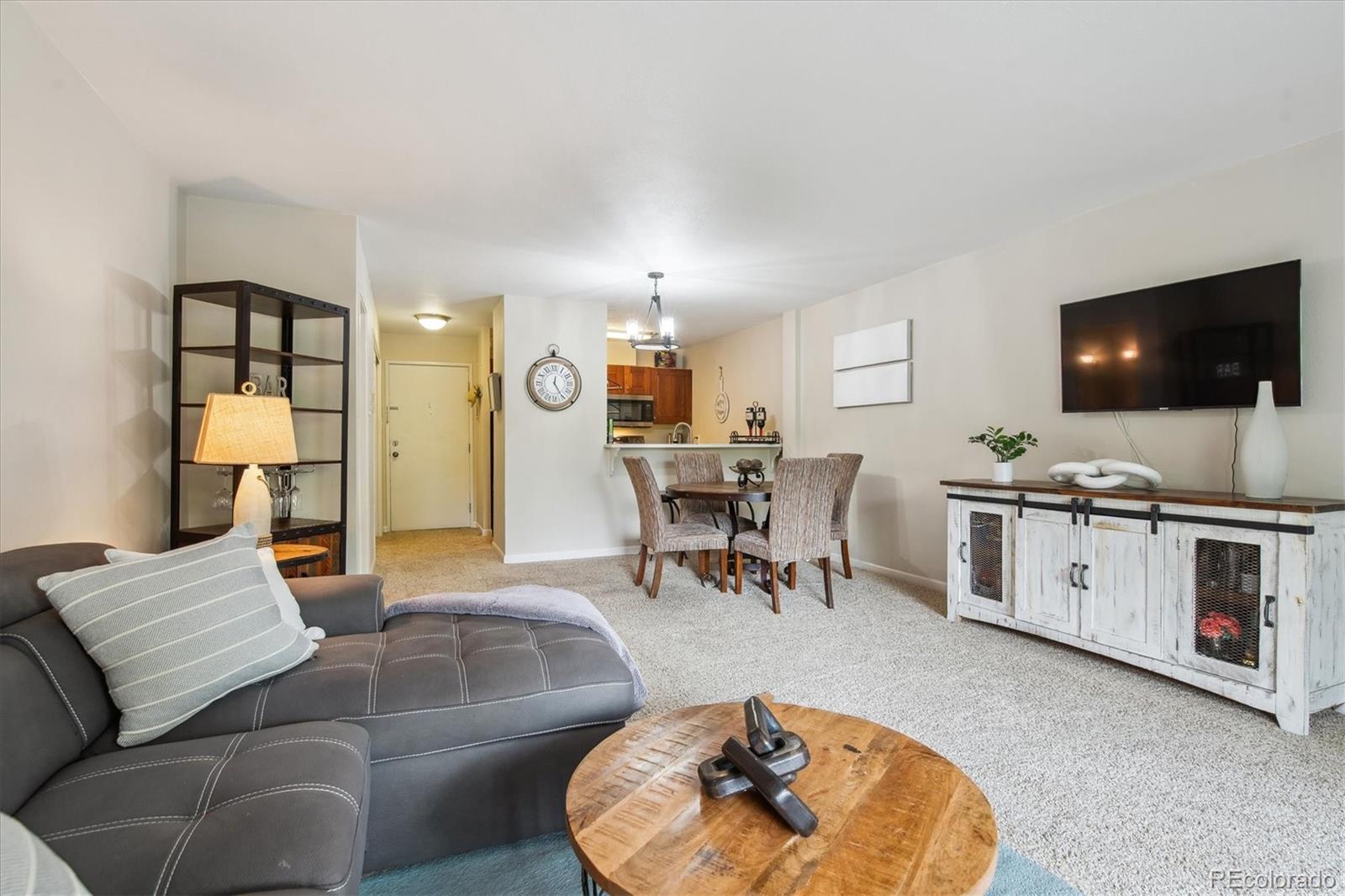 MLS Image #4 for 2880 s locust street,denver, Colorado
