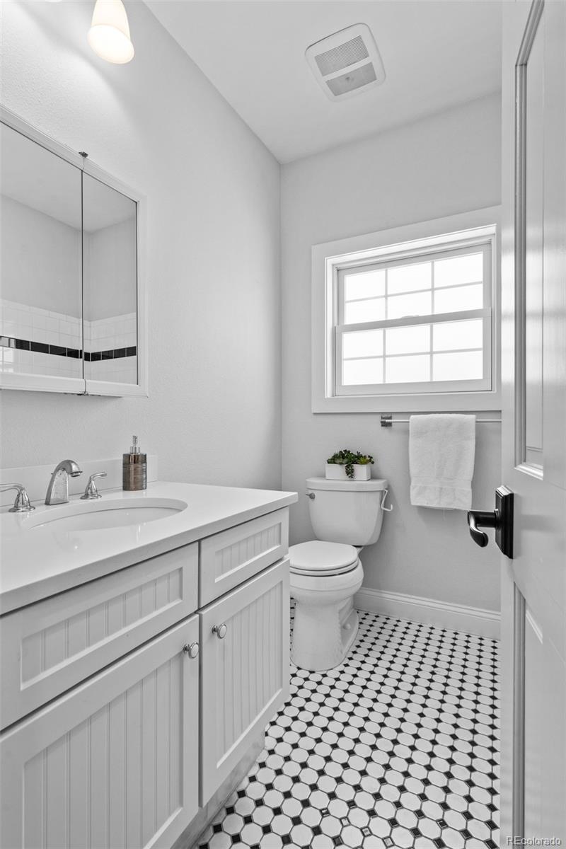 MLS Image #35 for 2485 s fillmore street,denver, Colorado