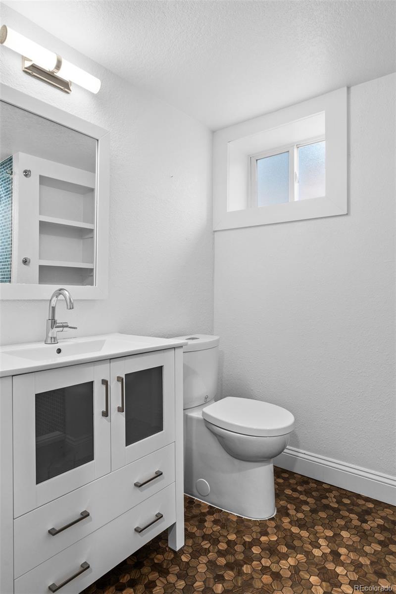 MLS Image #38 for 2485 s fillmore street,denver, Colorado
