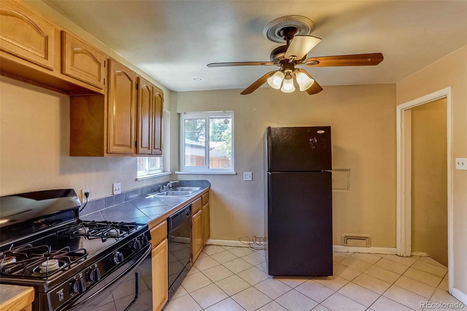 MLS Image #10 for 3685  jasmine street,denver, Colorado
