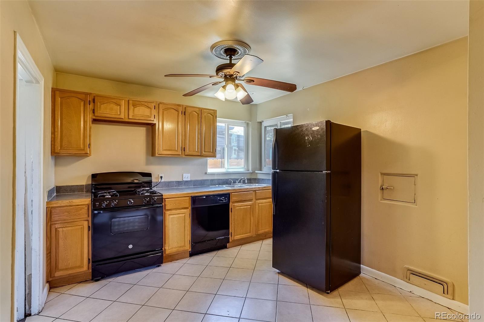 MLS Image #11 for 3685  jasmine street,denver, Colorado