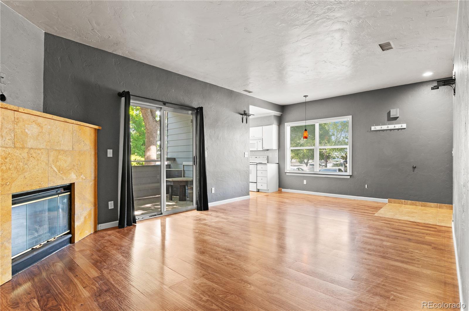 MLS Image #4 for 8055 w eastman place,lakewood, Colorado
