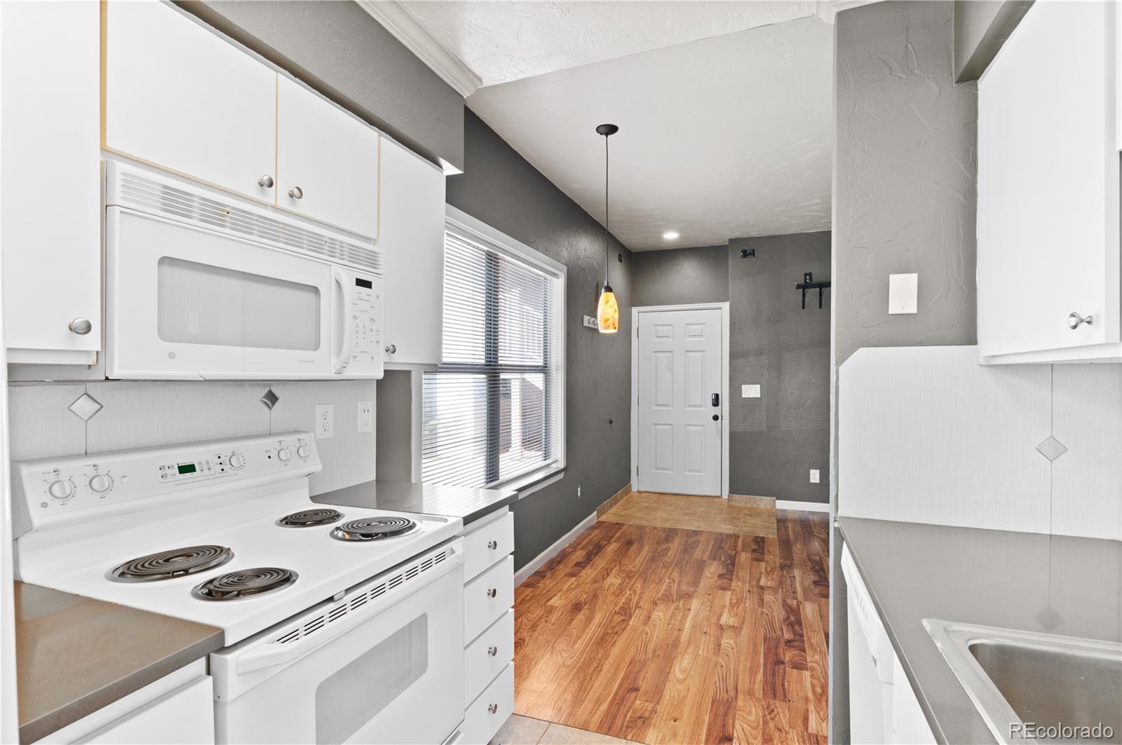 MLS Image #9 for 8055 w eastman place,lakewood, Colorado