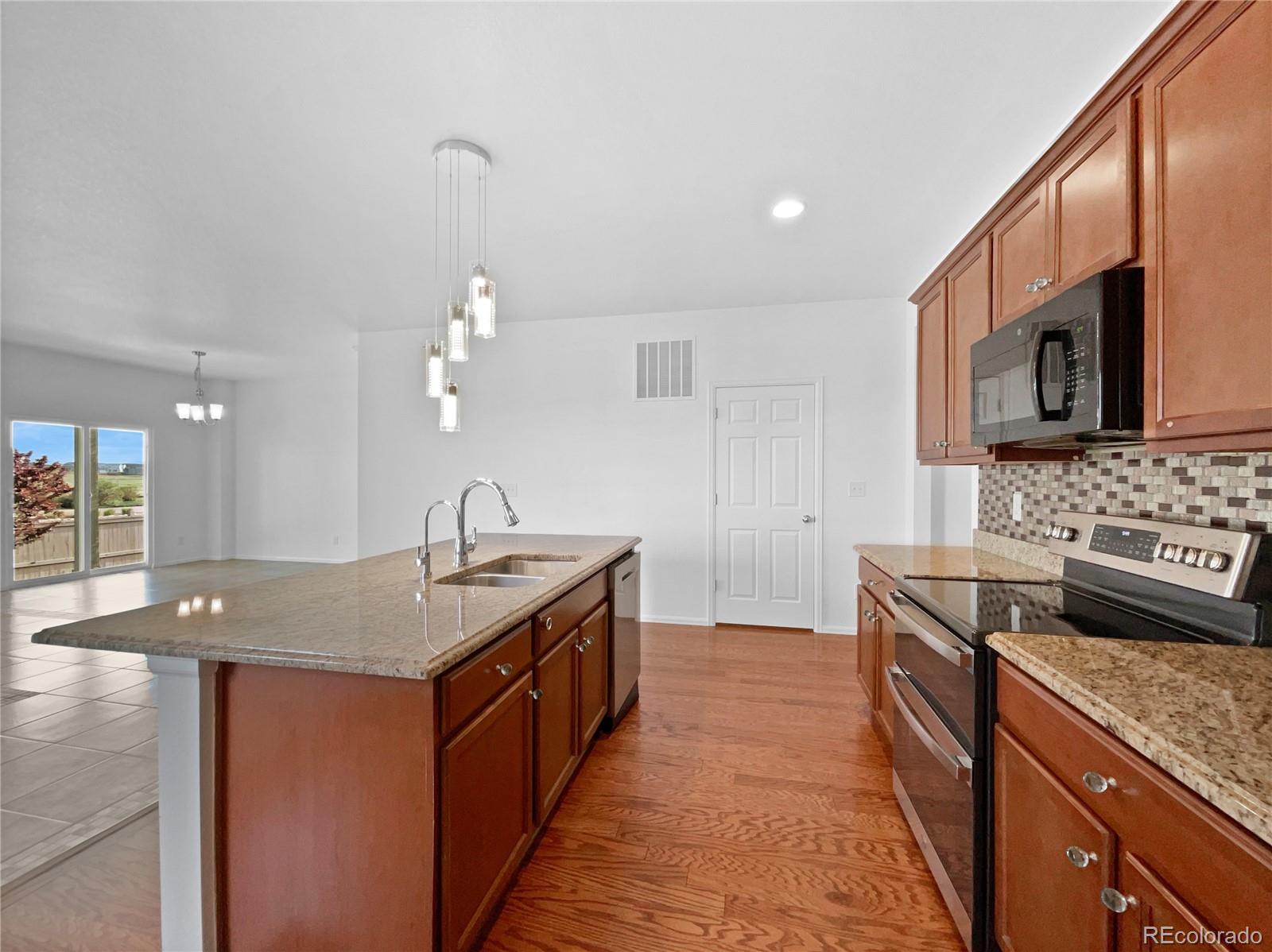 MLS Image #18 for 12742 e 104th drive,commerce city, Colorado