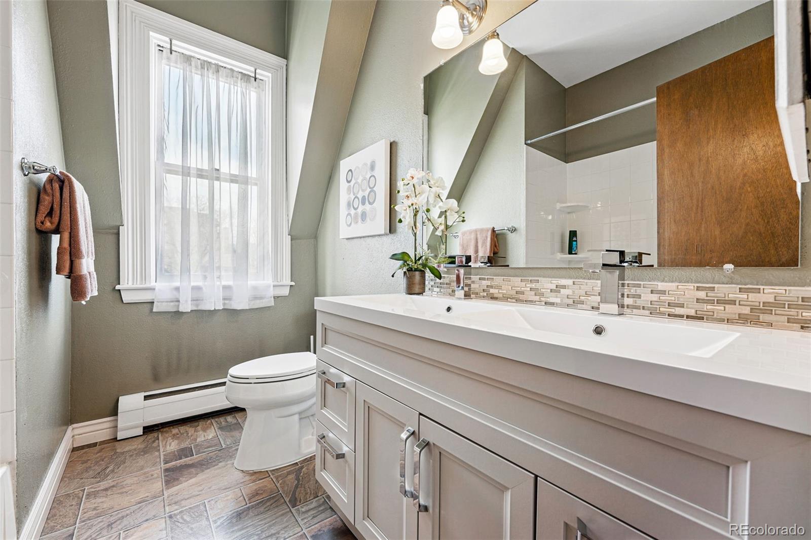 MLS Image #4 for 1001 e 17th avenue,denver, Colorado