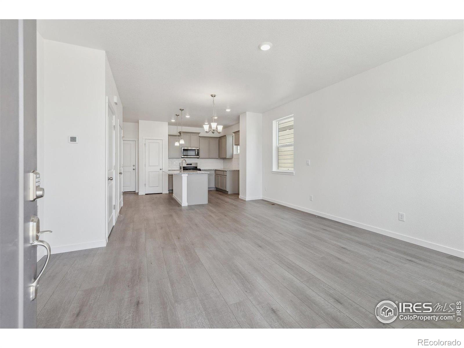 MLS Image #4 for 9857  biscay street,commerce city, Colorado