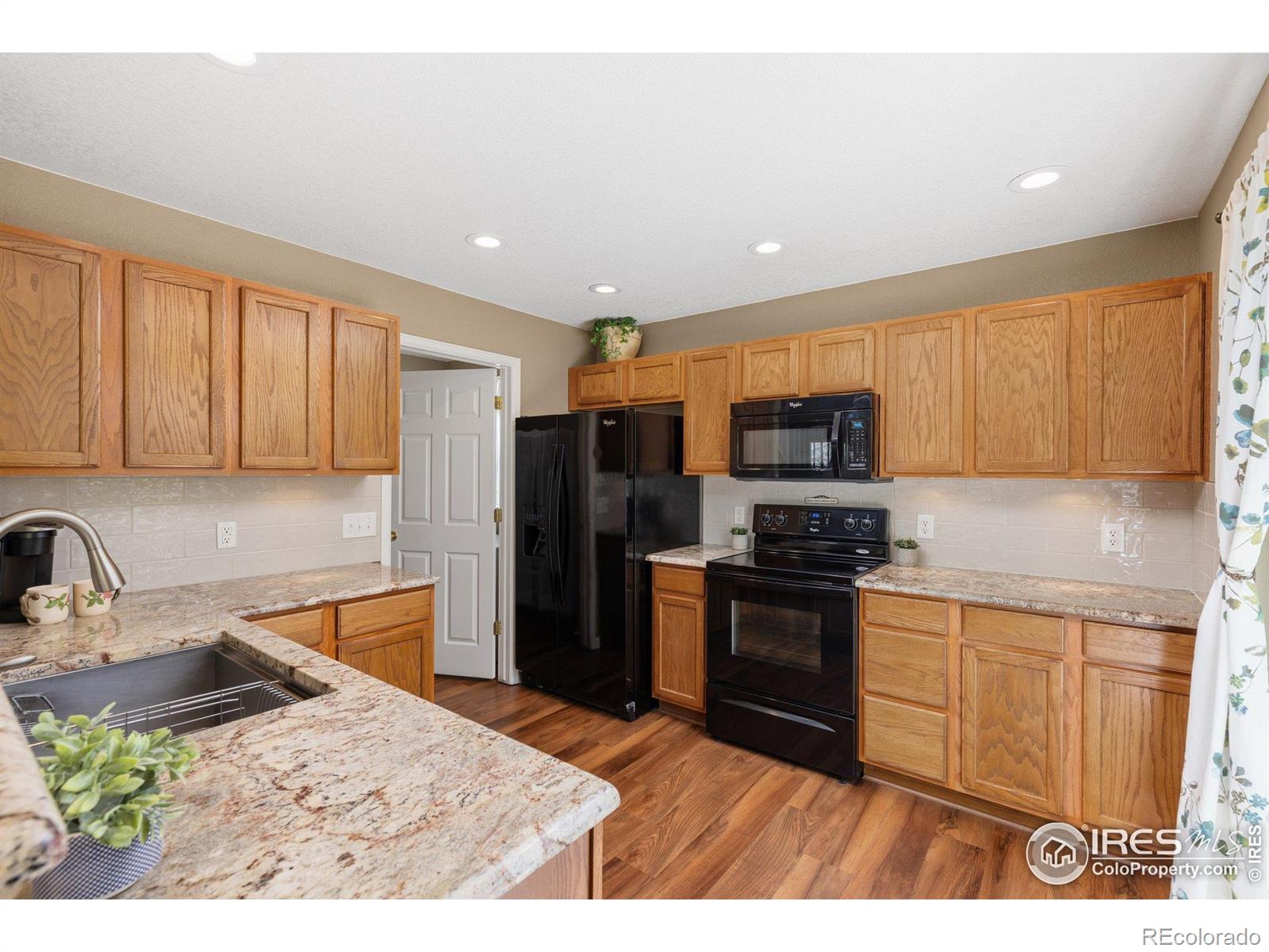 MLS Image #12 for 548  mathews circle,erie, Colorado