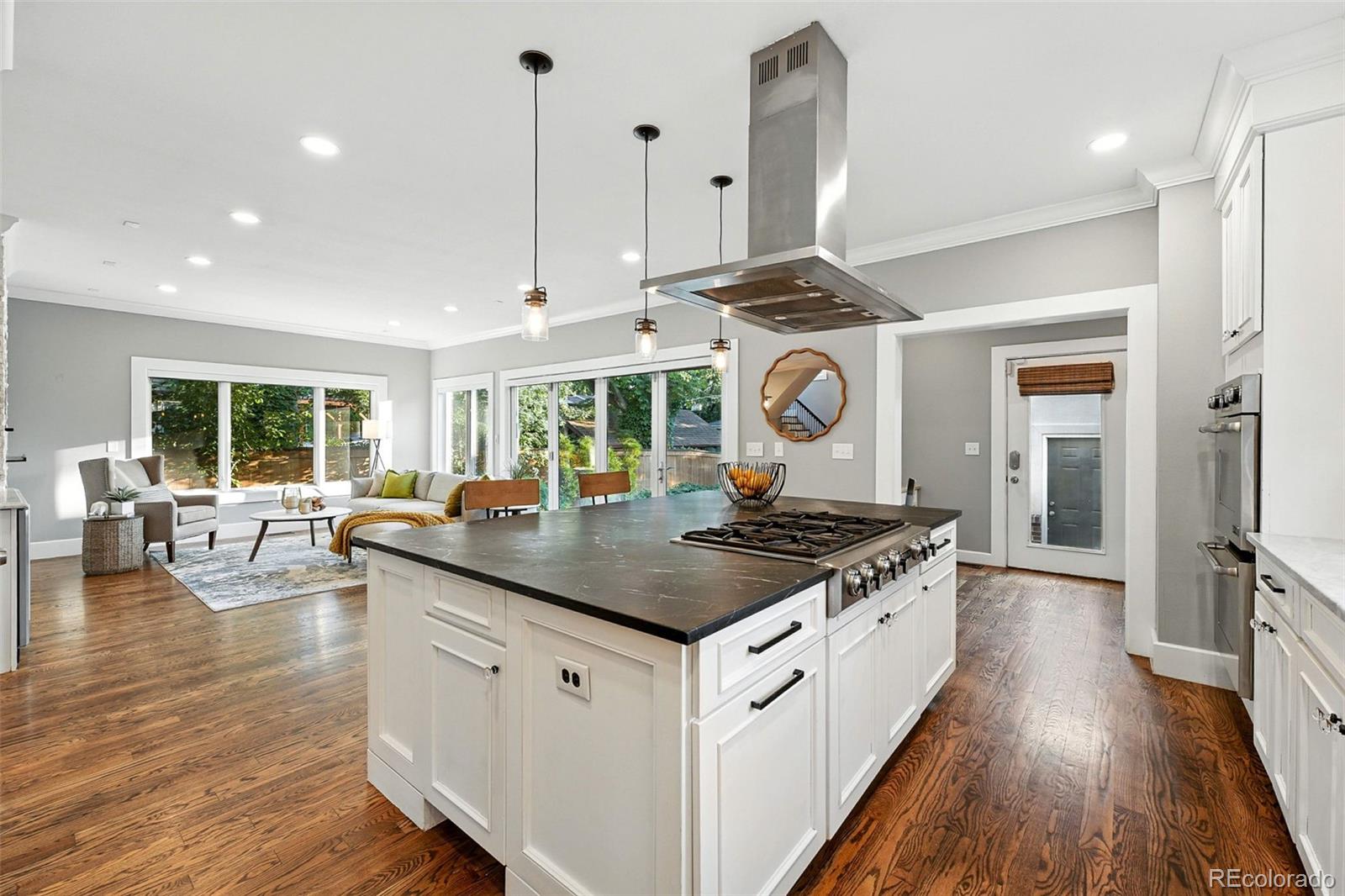 MLS Image #17 for 325 s high street,denver, Colorado