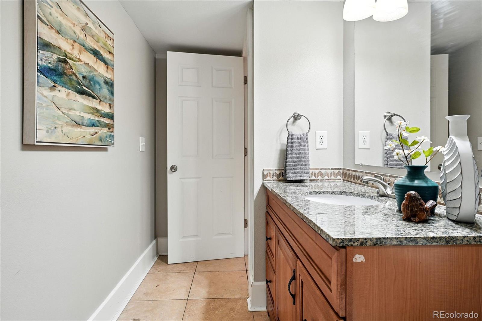 MLS Image #39 for 325 s high street,denver, Colorado