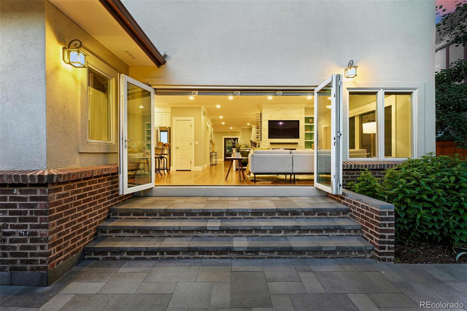 MLS Image #5 for 325 s high street,denver, Colorado