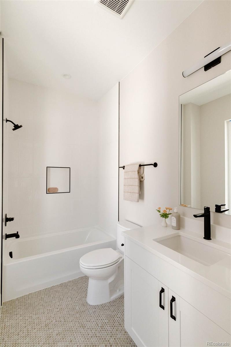 MLS Image #19 for 8260 e 36th avenue,denver, Colorado