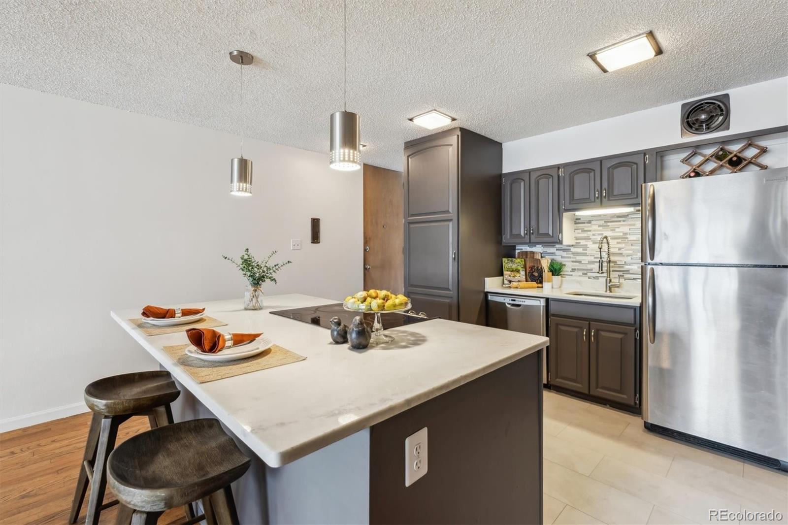 MLS Image #10 for 1050 n corona street,denver, Colorado