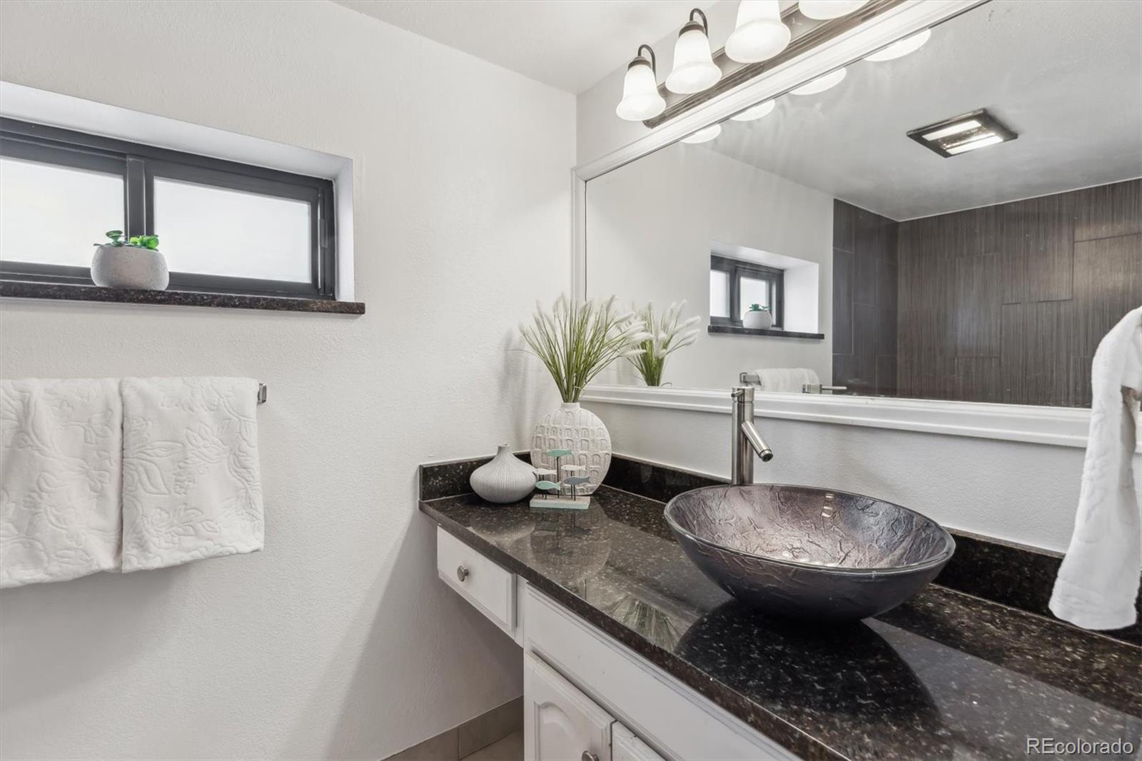 MLS Image #13 for 1050 n corona street,denver, Colorado