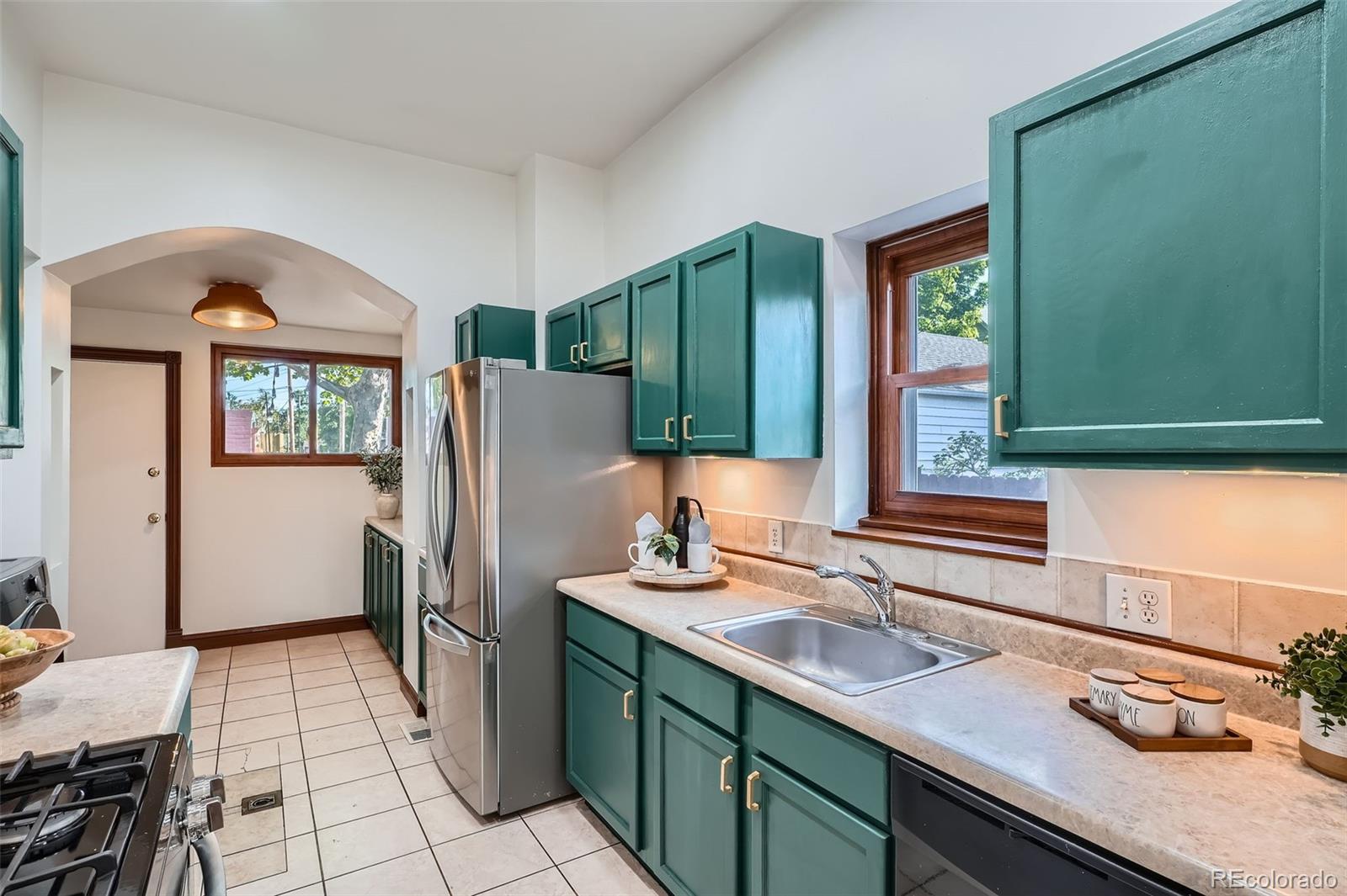 MLS Image #6 for 320 e dakota avenue,denver, Colorado
