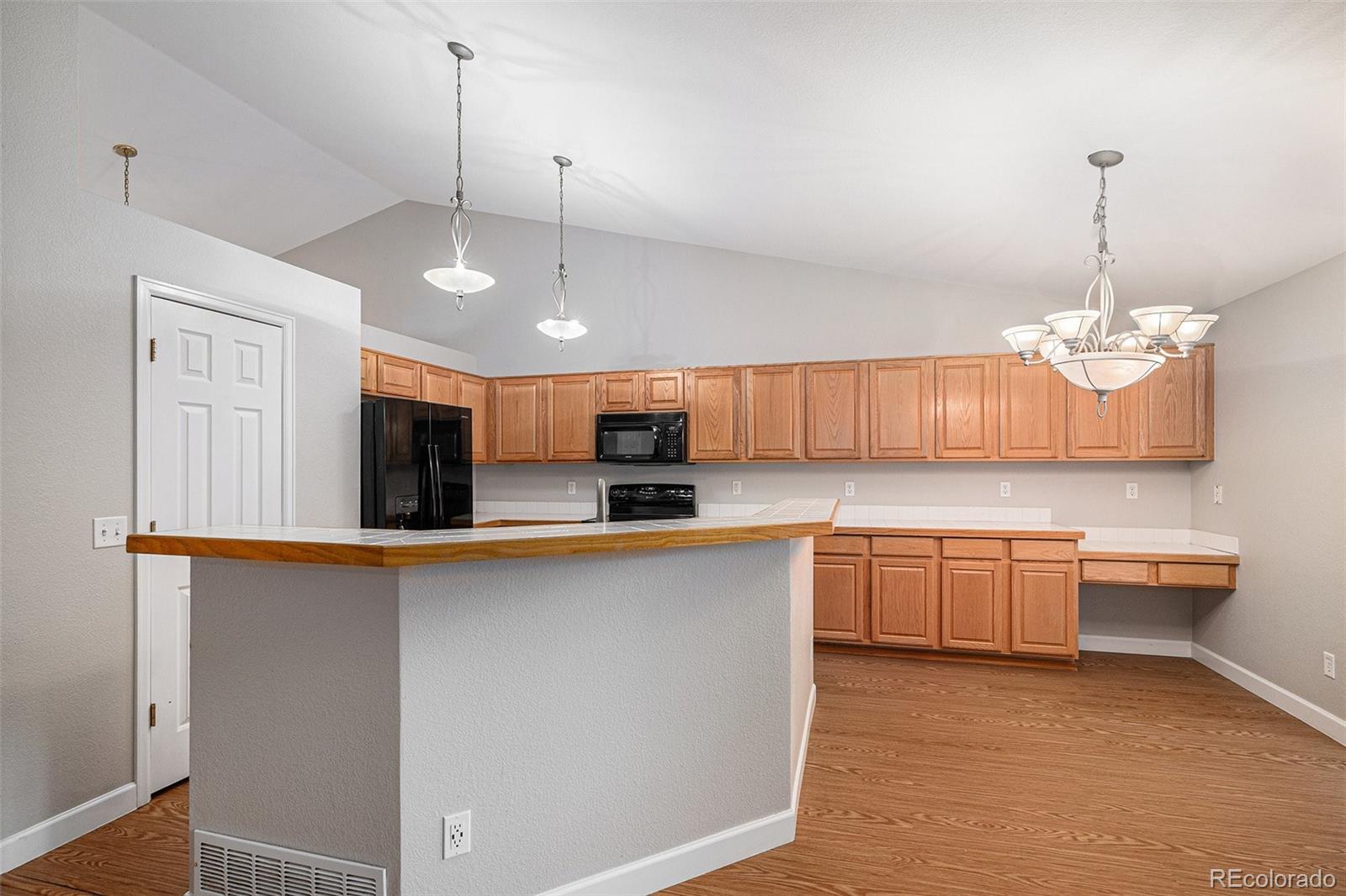 MLS Image #4 for 5214 s tibet street,aurora, Colorado