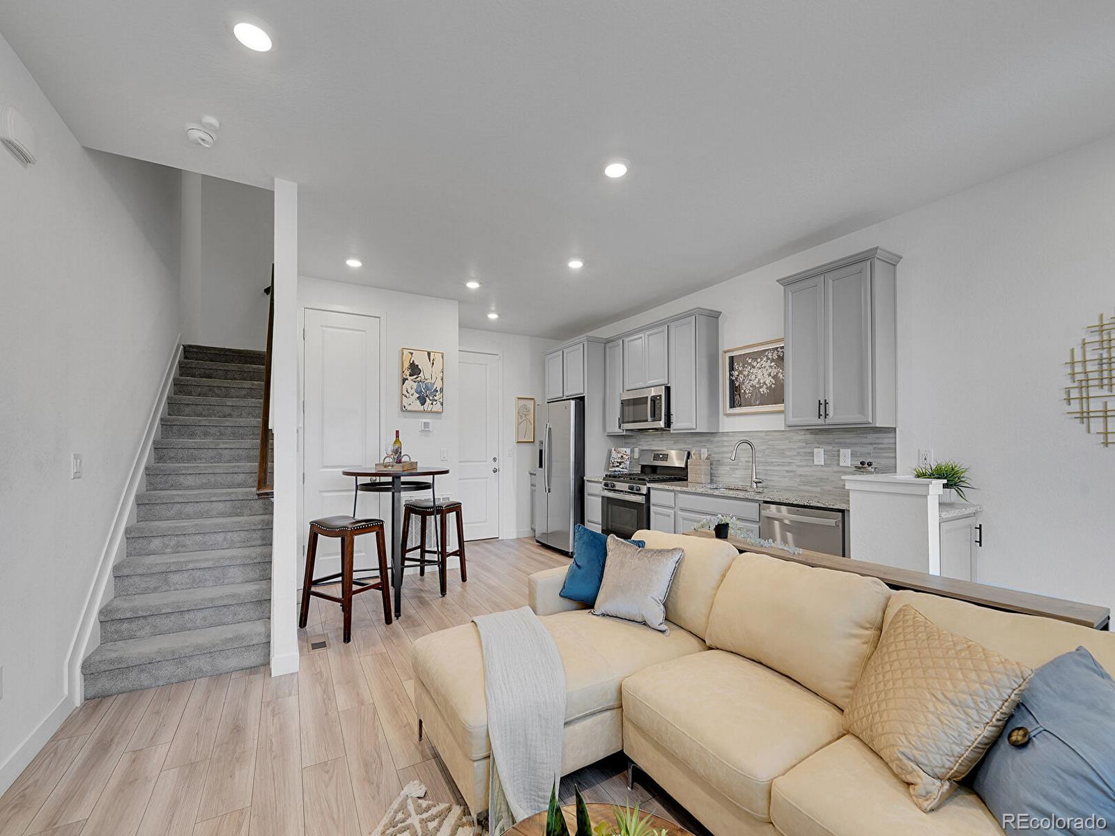 MLS Image #7 for 2059 s vance way,denver, Colorado