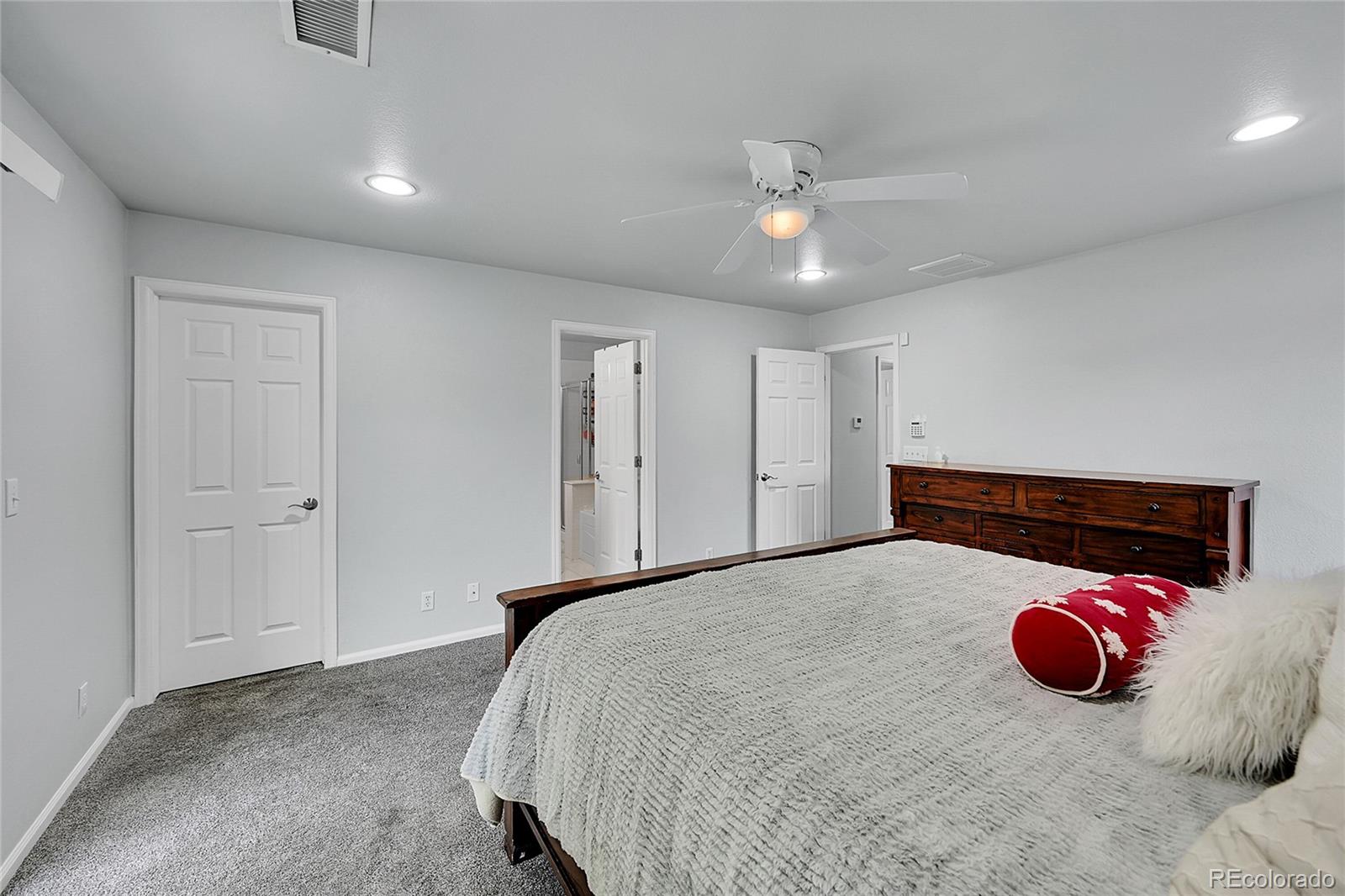 MLS Image #14 for 5577  jasper street,denver, Colorado