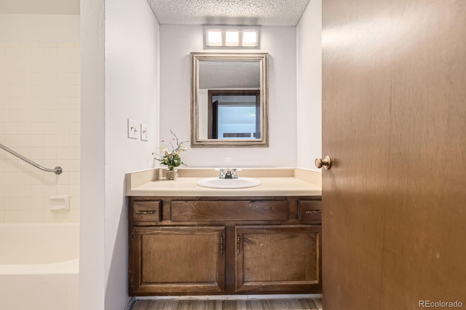 MLS Image #11 for 7665 e eastman avenue,denver, Colorado