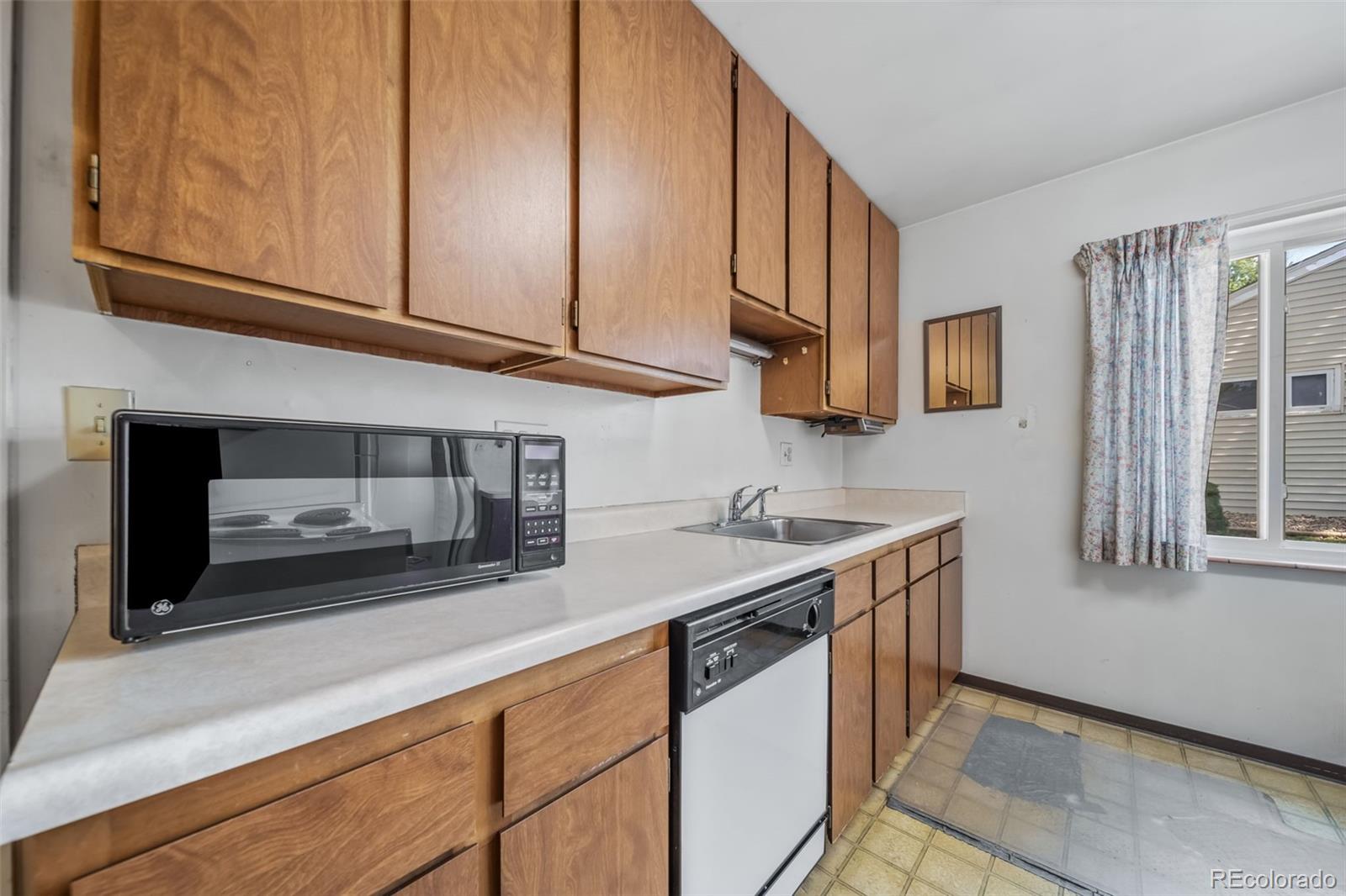 MLS Image #15 for 2571 s birch street,denver, Colorado
