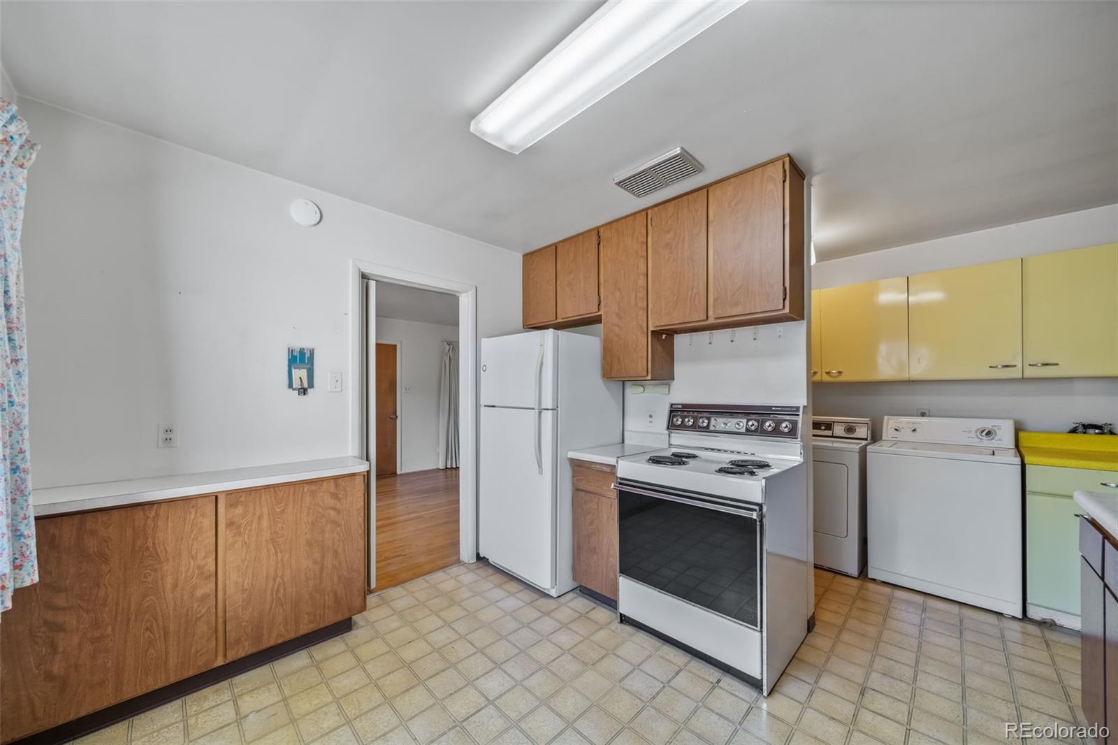 MLS Image #18 for 2571 s birch street,denver, Colorado