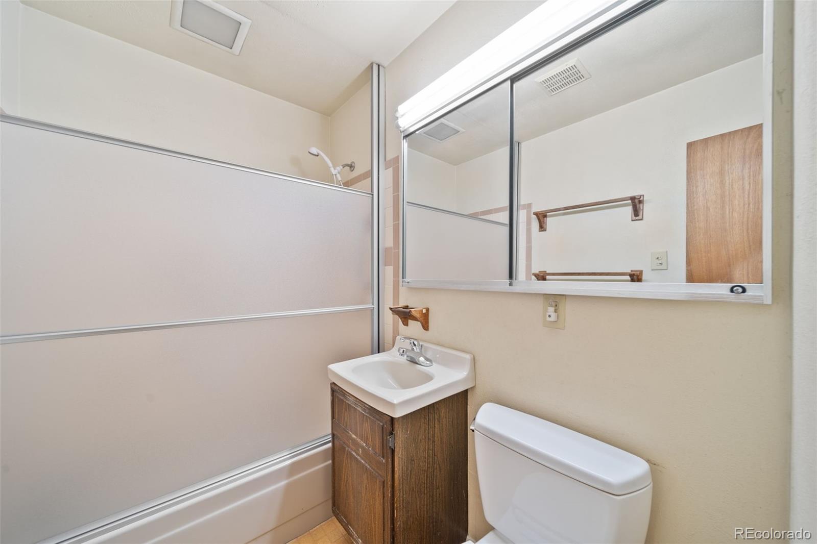MLS Image #23 for 2571 s birch street,denver, Colorado
