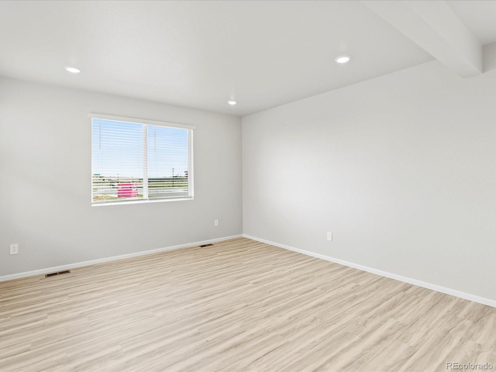 MLS Image #10 for 548  97th avenue,greeley, Colorado