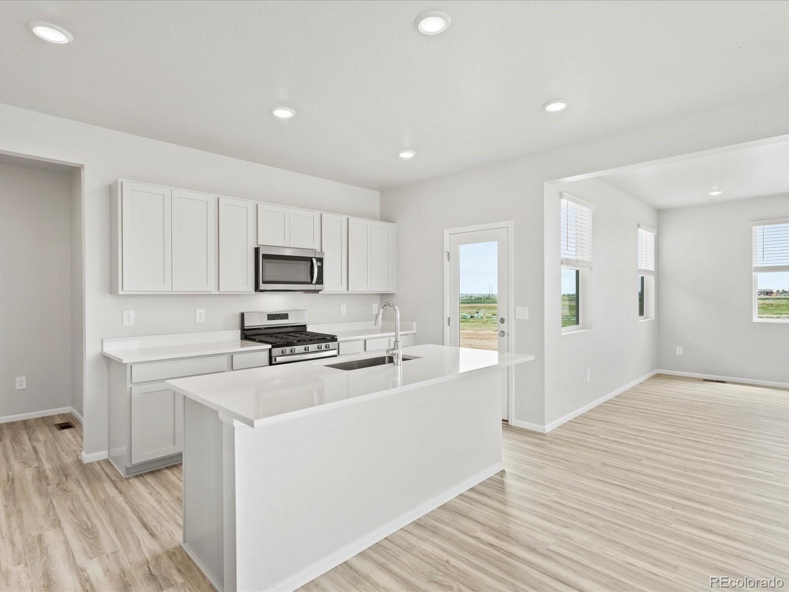 MLS Image #11 for 548  97th avenue,greeley, Colorado
