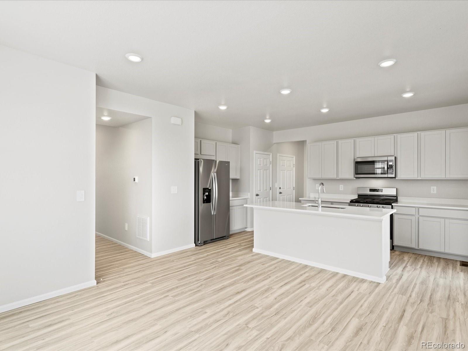 MLS Image #4 for 548  97th avenue,greeley, Colorado