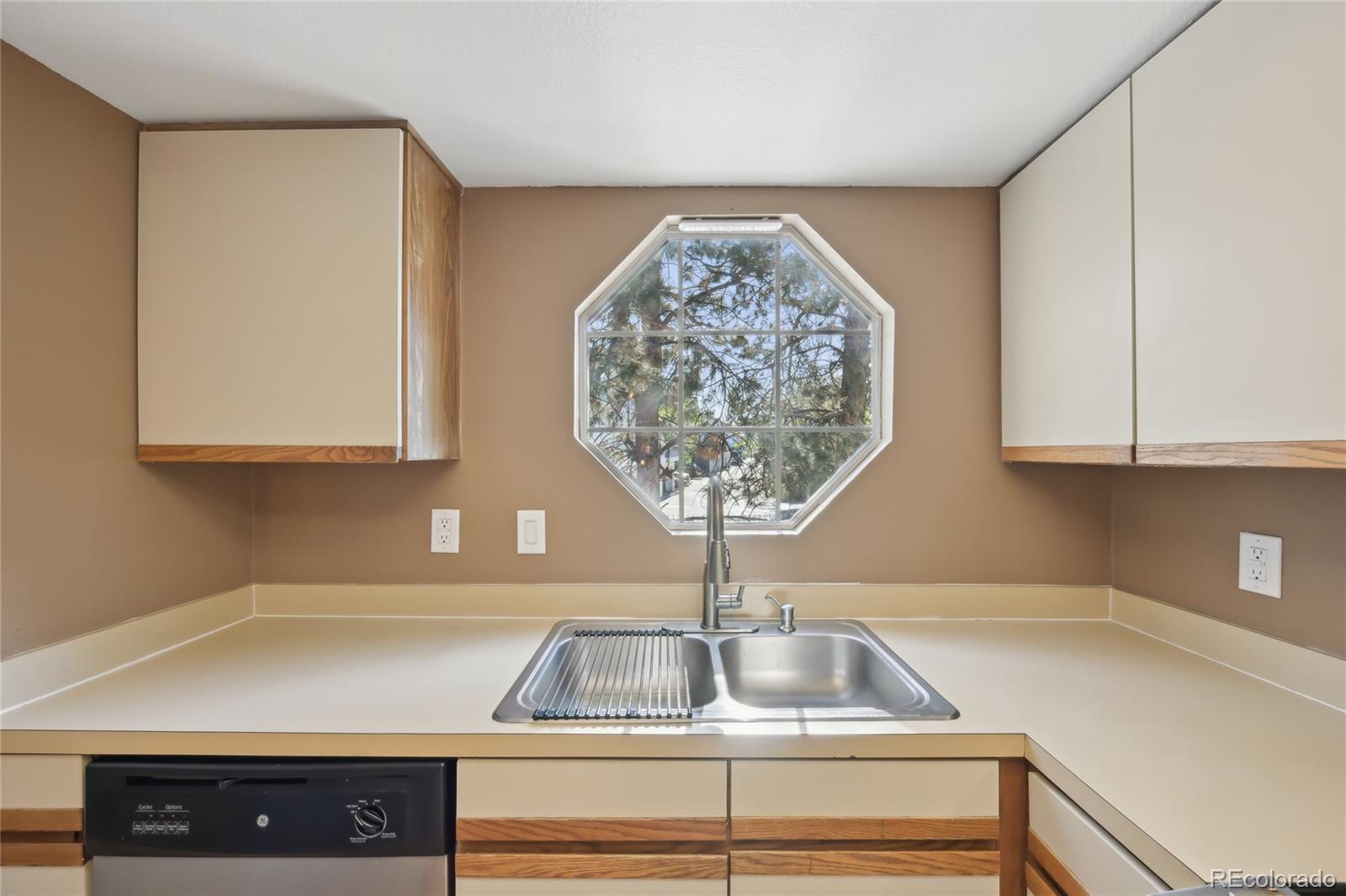 MLS Image #10 for 12655 e pacific circle,aurora, Colorado