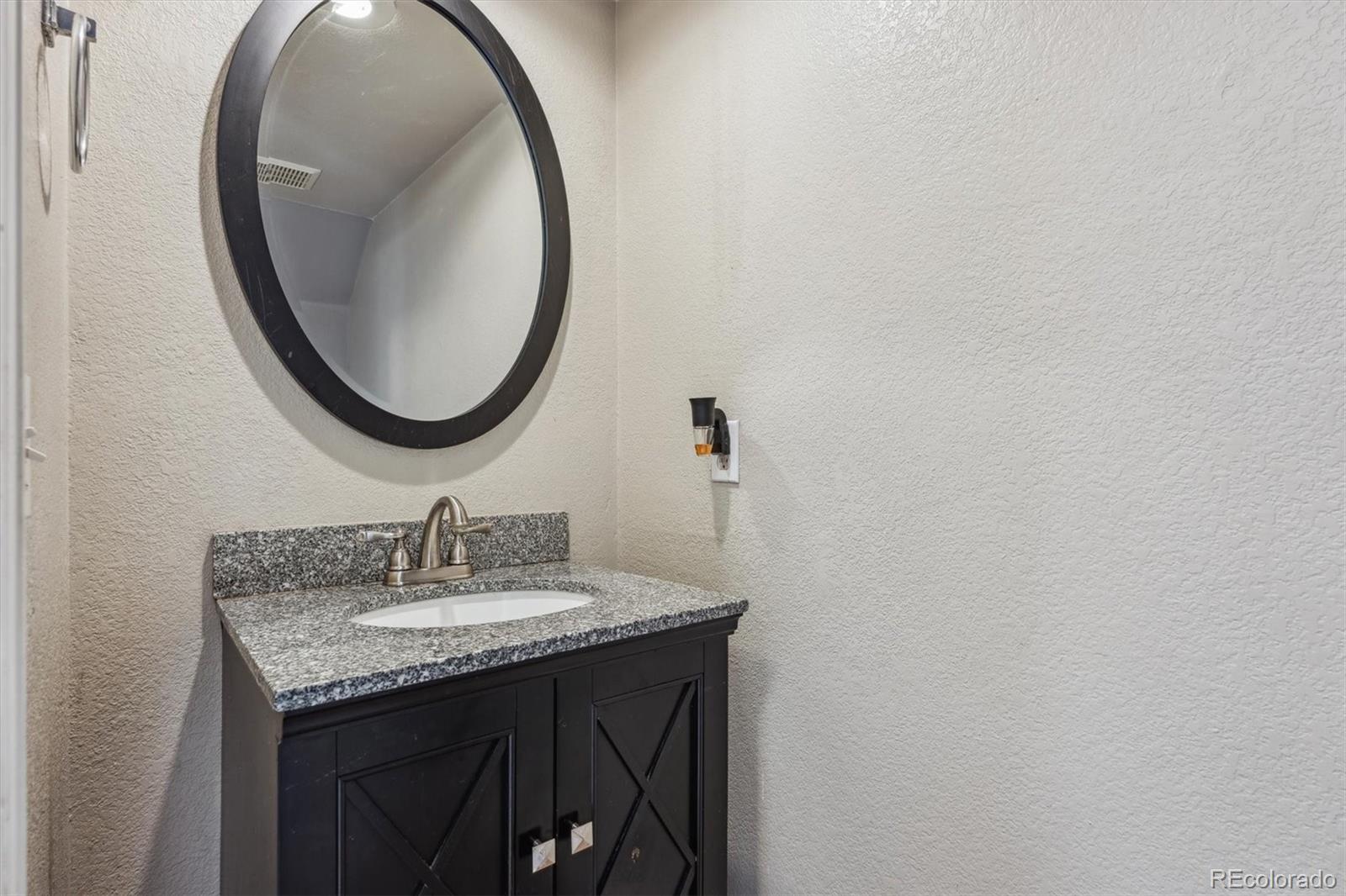 MLS Image #11 for 1953 e 102nd circle,thornton, Colorado