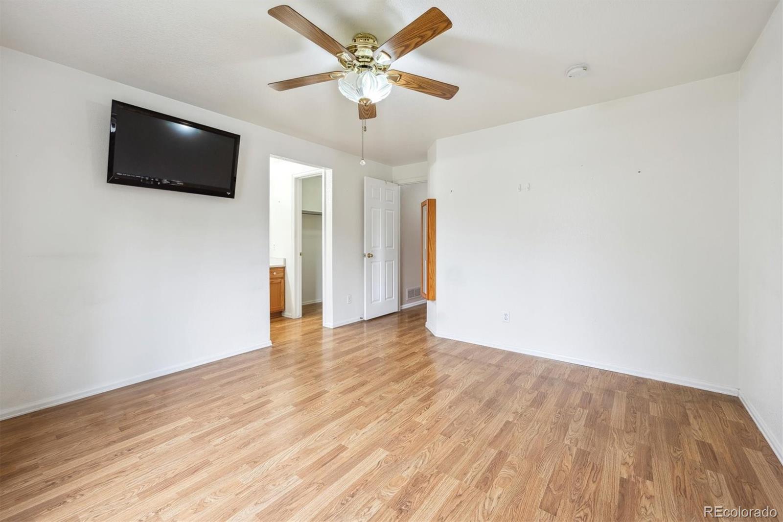 MLS Image #10 for 11418  macon street,commerce city, Colorado