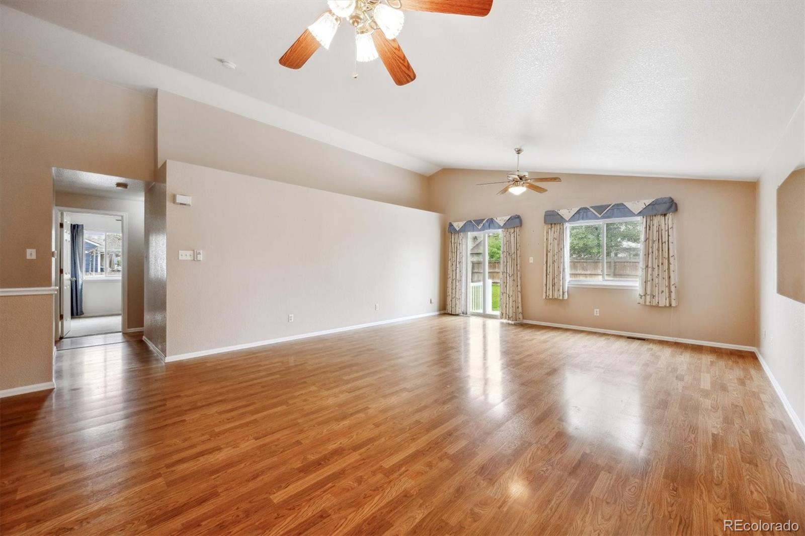 MLS Image #5 for 11418  macon street,commerce city, Colorado