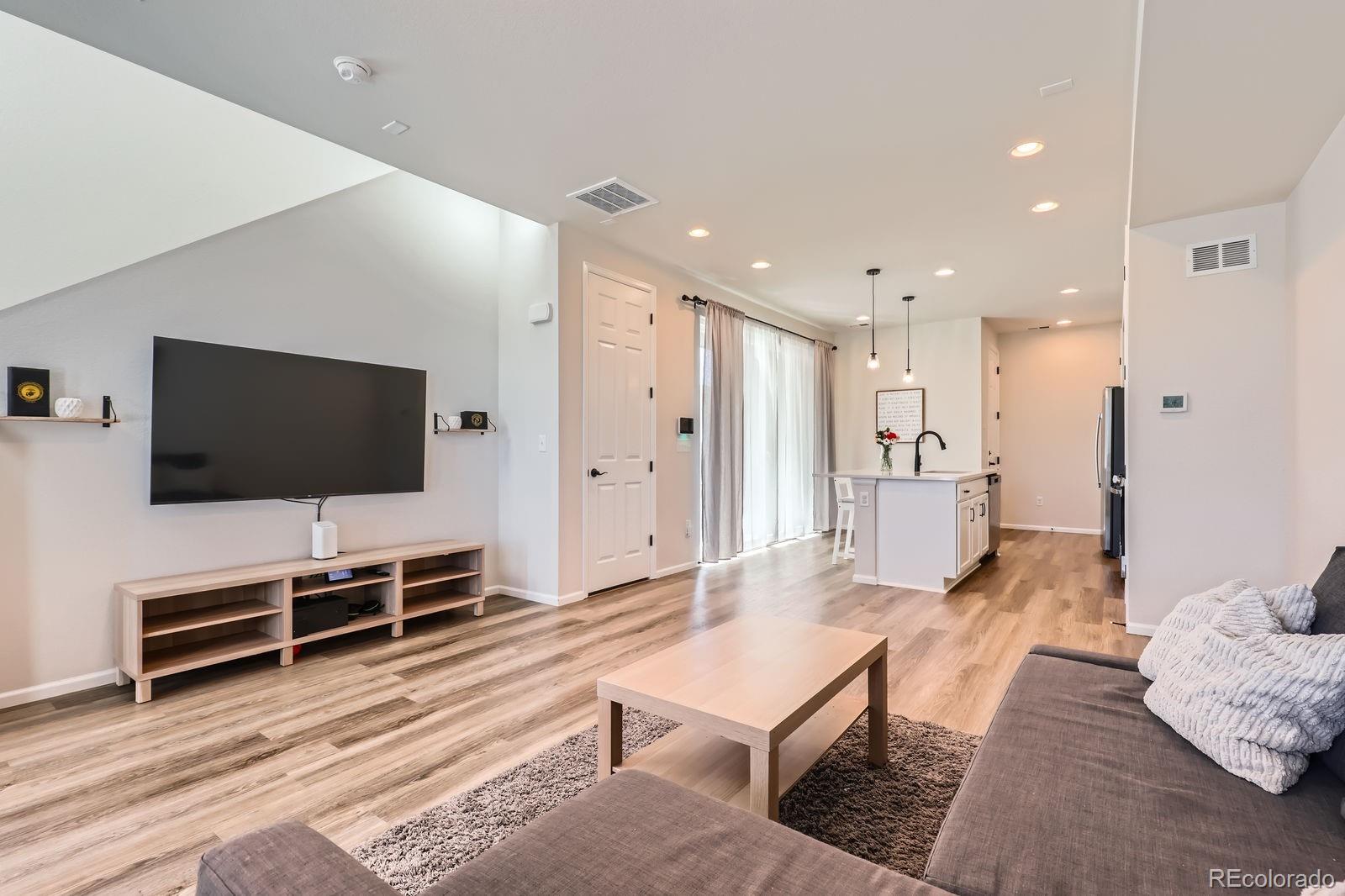 MLS Image #5 for 24374 e 42nd avenue,aurora, Colorado