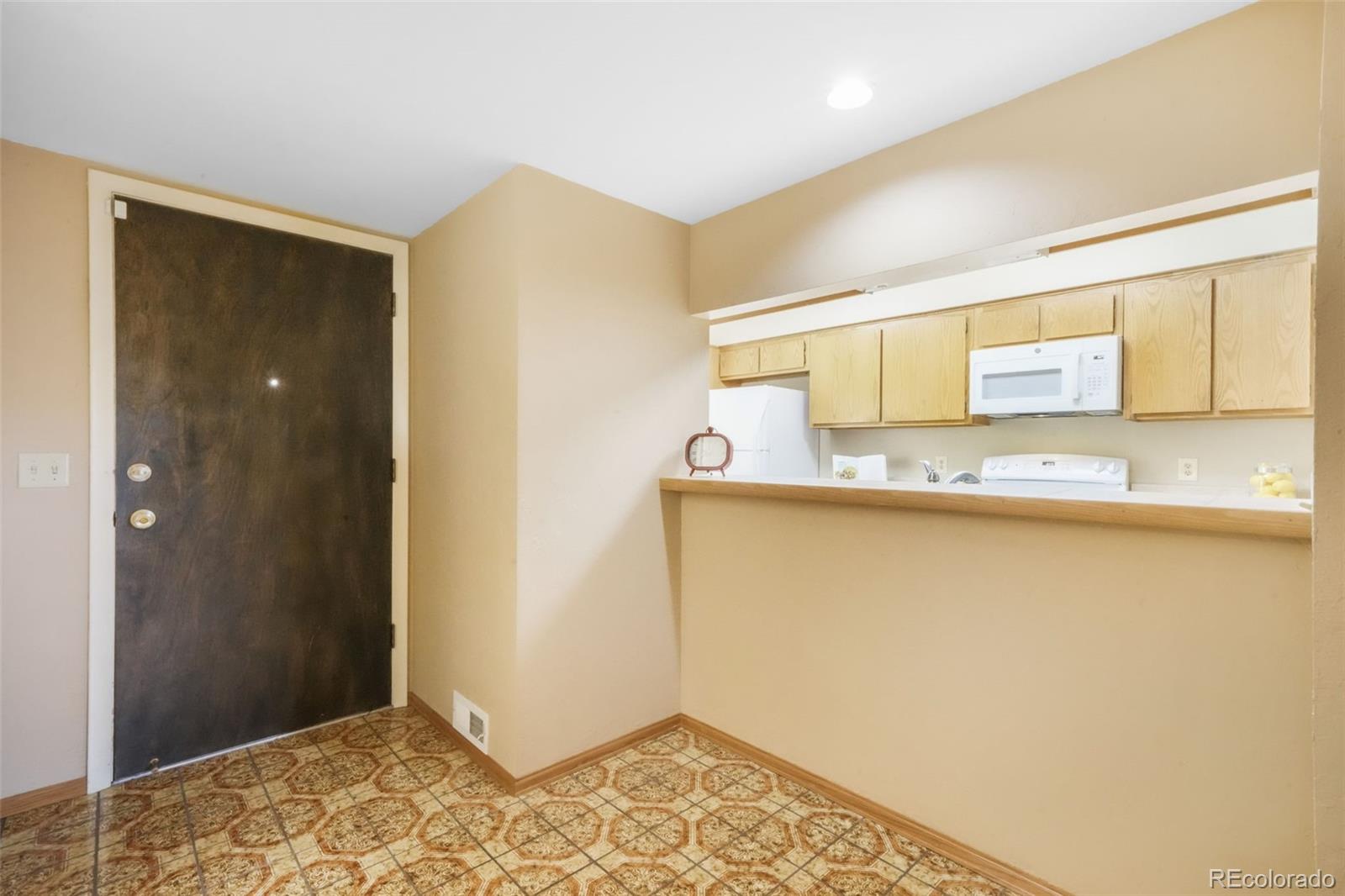 MLS Image #3 for 3330  templeton gap road,colorado springs, Colorado
