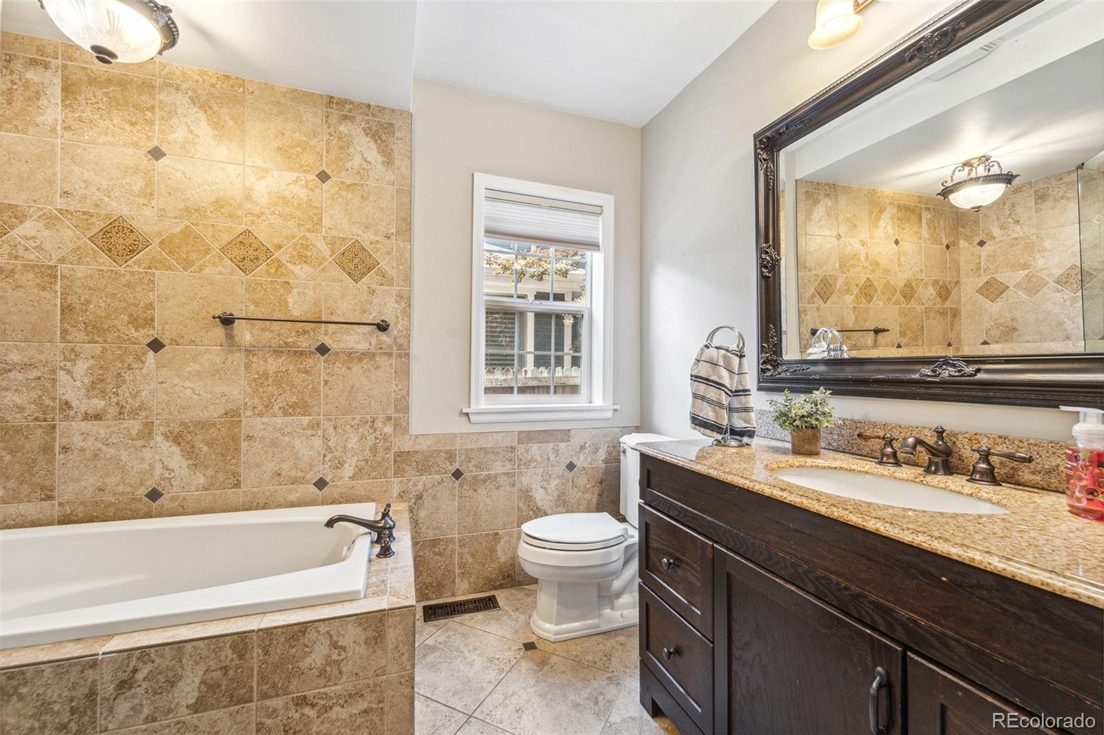 MLS Image #11 for 1317 s saint paul street,denver, Colorado