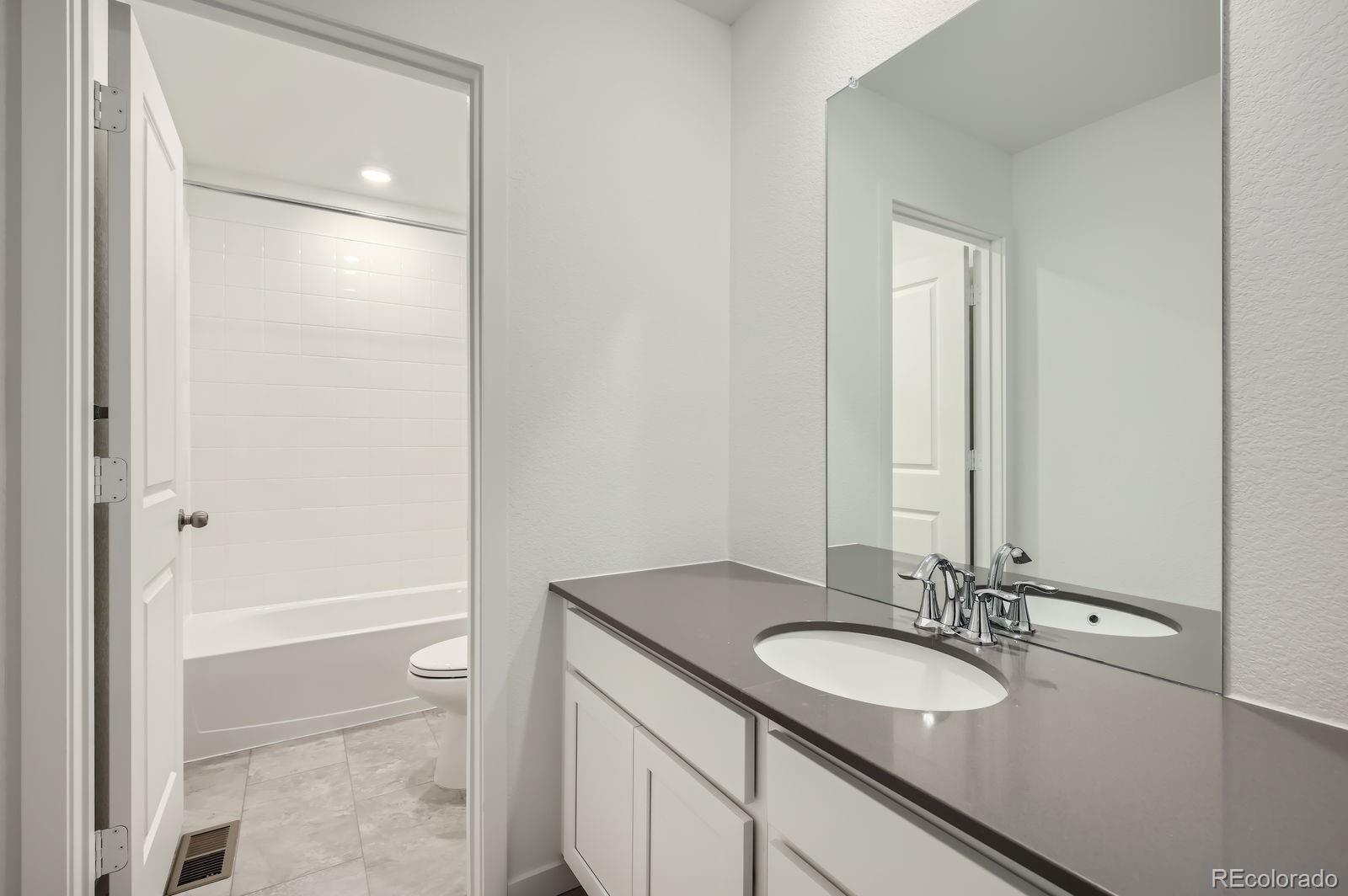 MLS Image #10 for 440  donna lane,johnstown, Colorado
