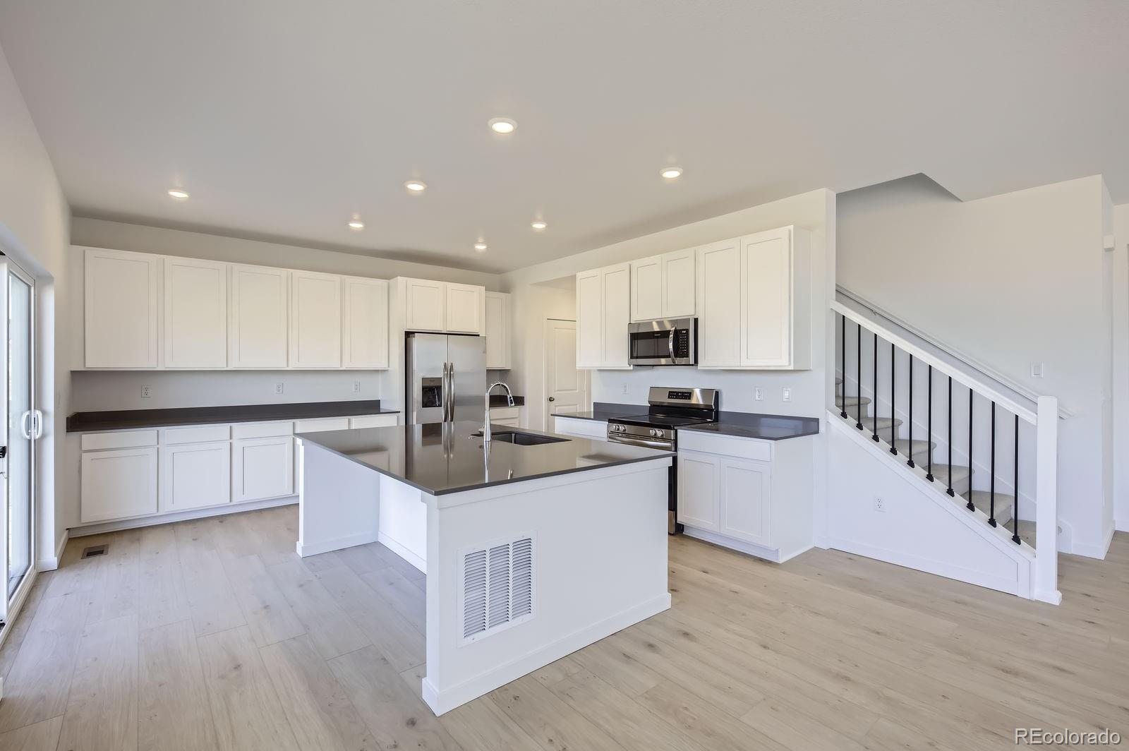 MLS Image #3 for 440  donna lane,johnstown, Colorado