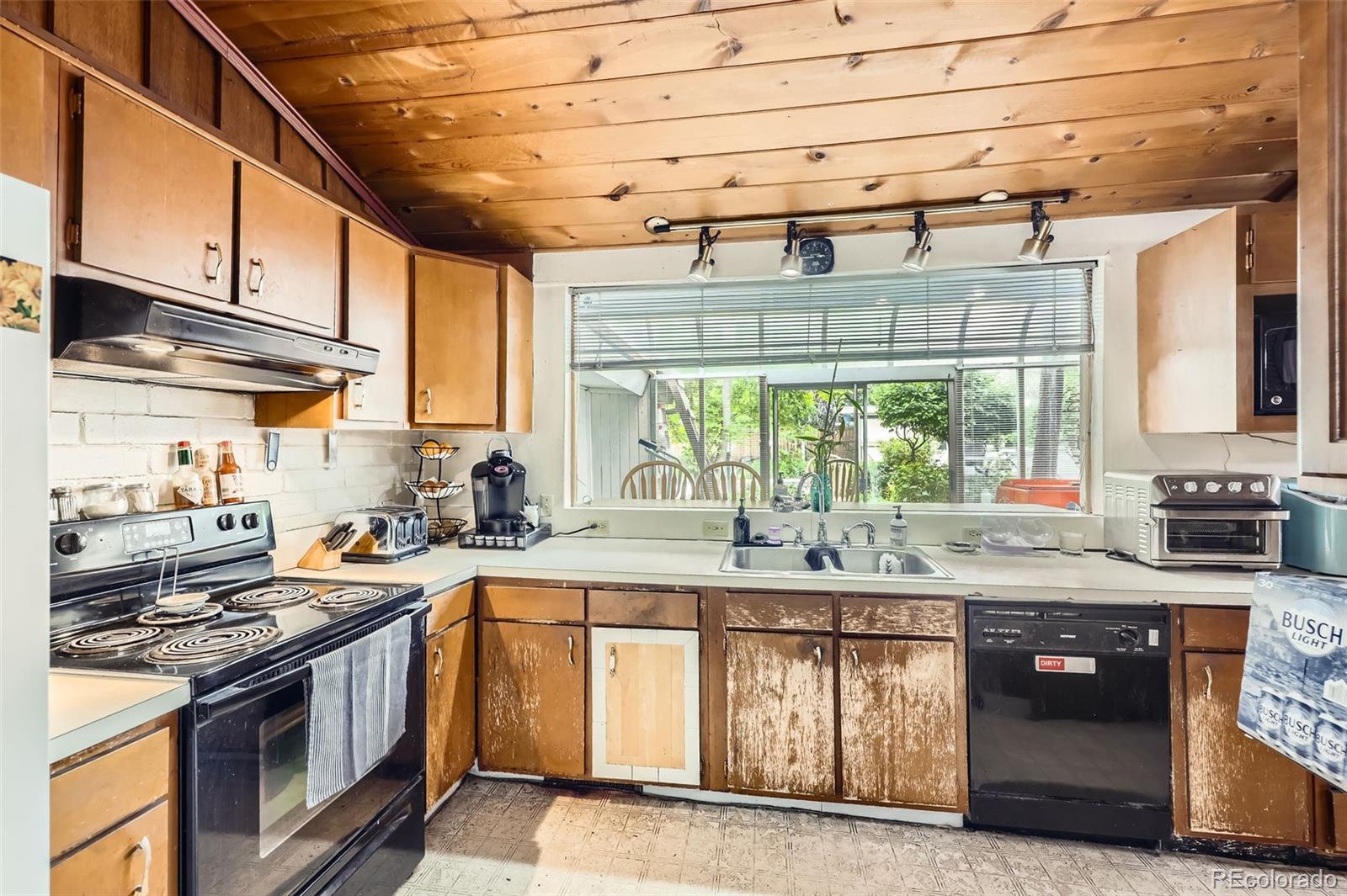 MLS Image #9 for 2220  lee street,lakewood, Colorado