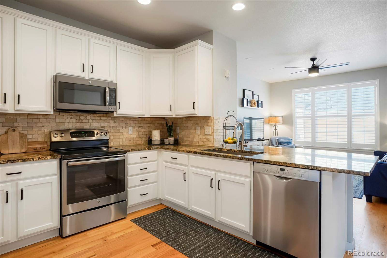 MLS Image #7 for 8427 e 35th avenue,denver, Colorado