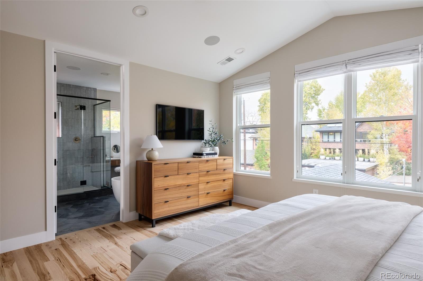 MLS Image #17 for 619 s high street,denver, Colorado