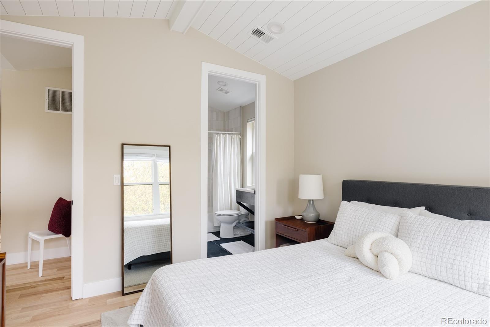 MLS Image #23 for 619 s high street,denver, Colorado
