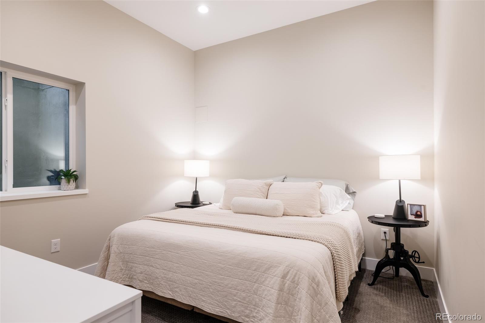 MLS Image #27 for 619 s high street,denver, Colorado
