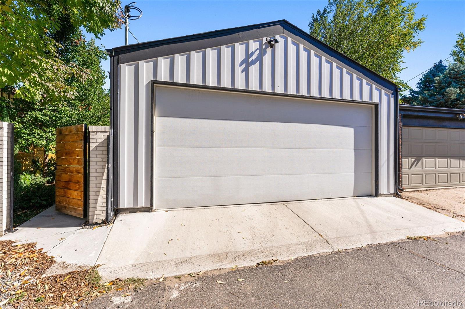 MLS Image #33 for 619 s high street,denver, Colorado