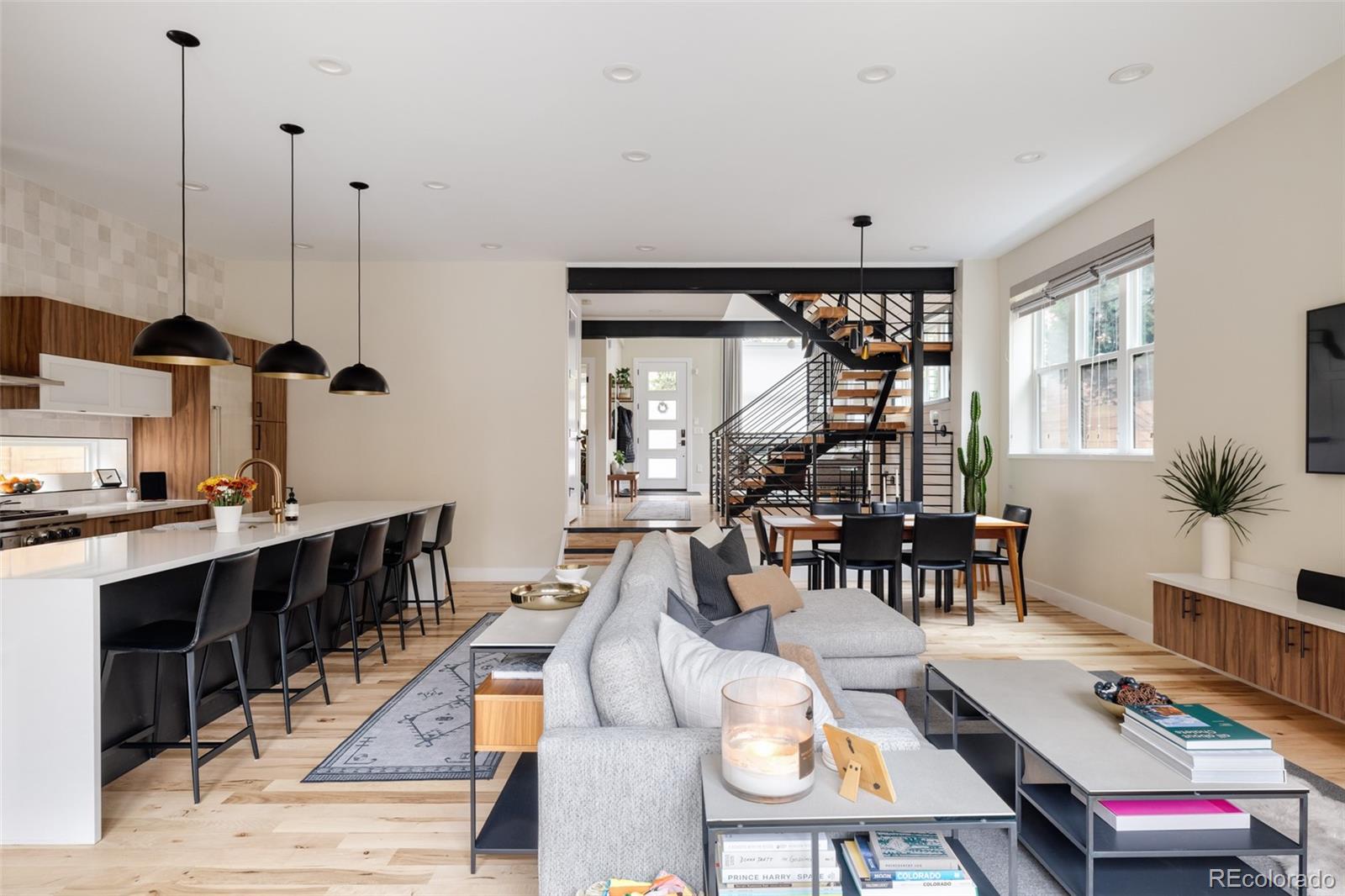 MLS Image #7 for 619 s high street,denver, Colorado