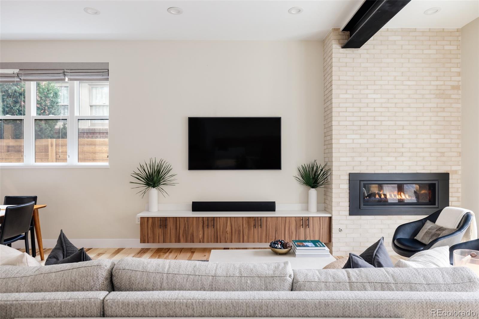 MLS Image #9 for 619 s high street,denver, Colorado